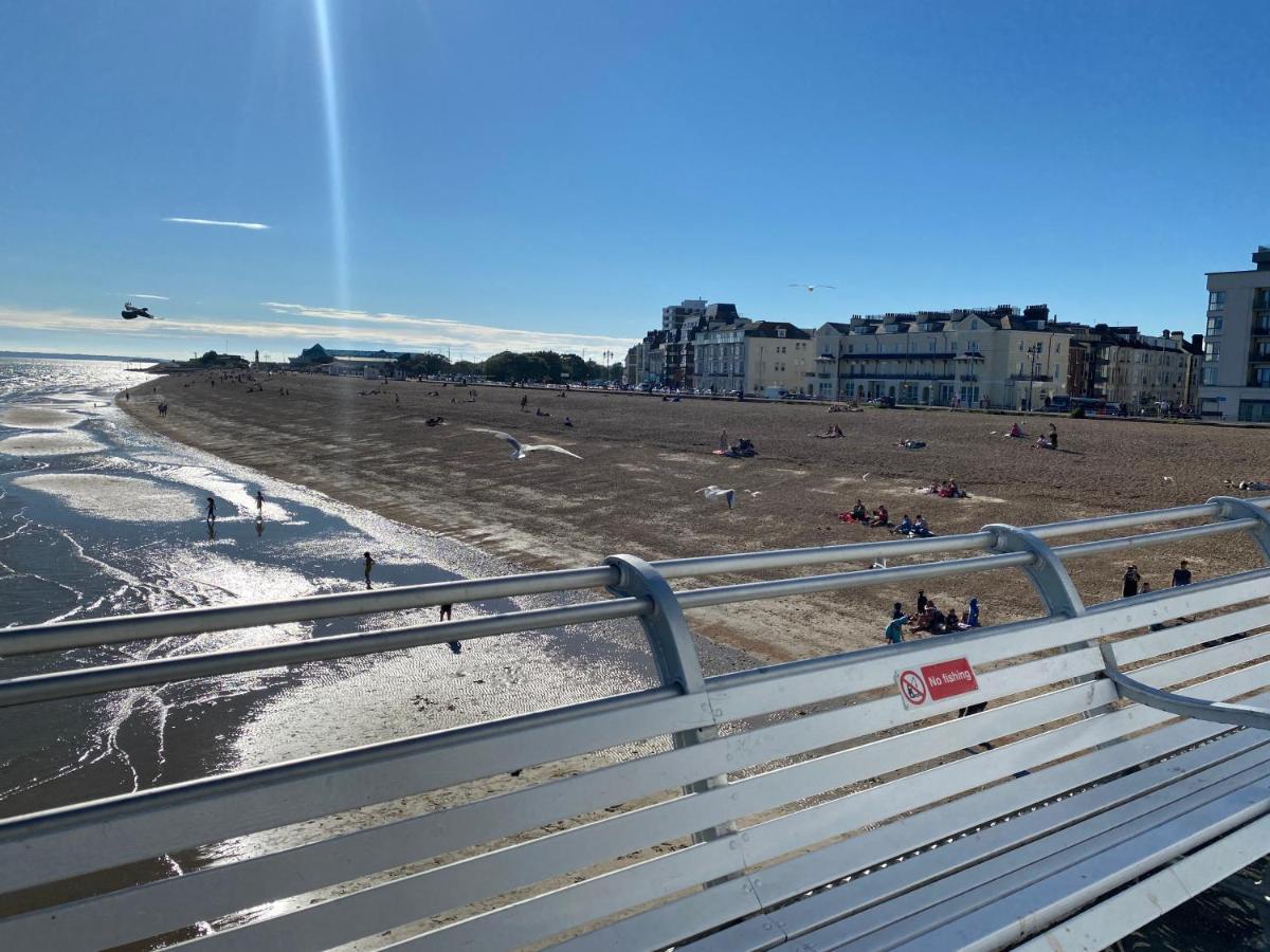 פורטסמות' Ann Apartments Opposite The Pier With Sea View מראה חיצוני תמונה
